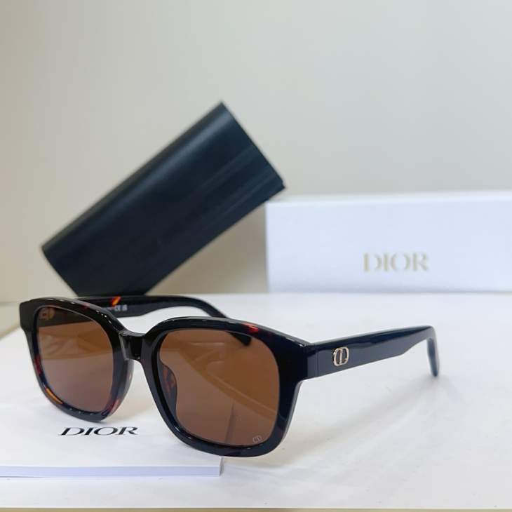 Picture of Dior Sunglasses _SKUfw76770535fw